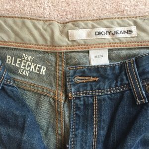 DKNY Men’s Bleecker blue jeans 38 x 32